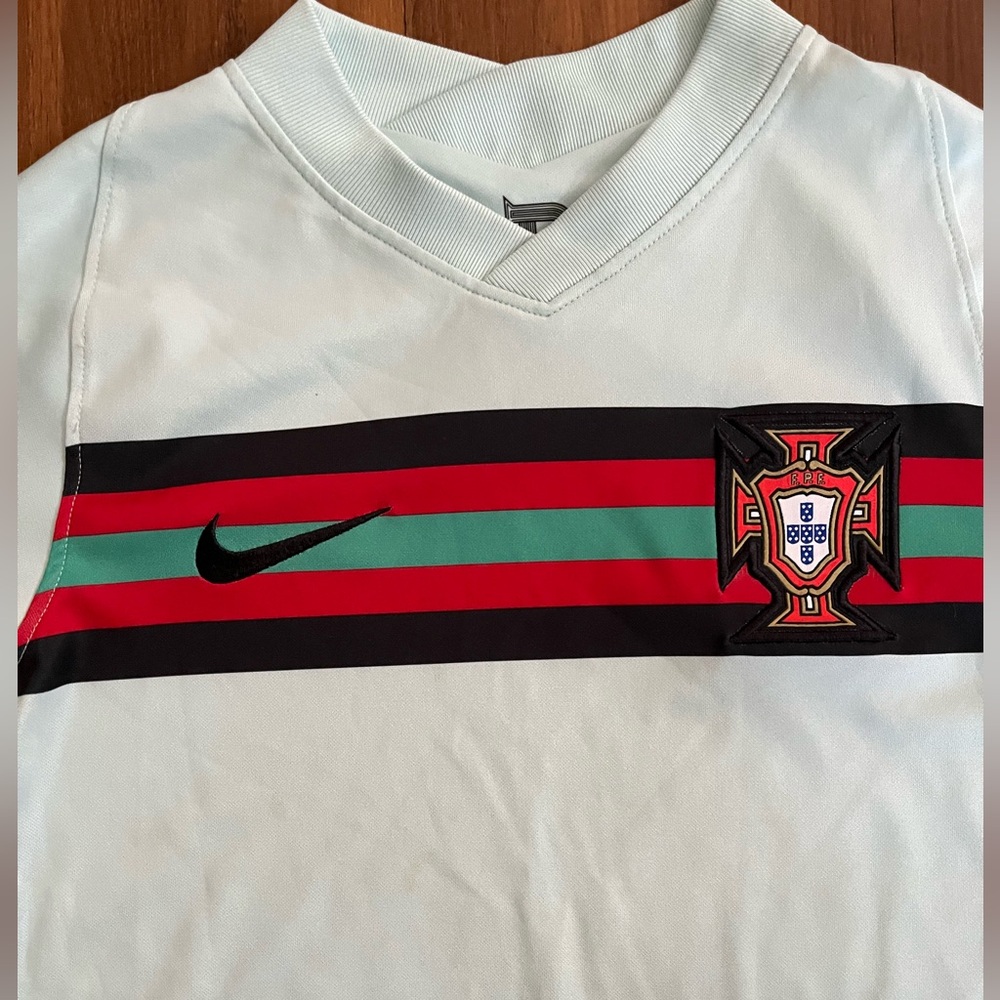 Nike Portugal Jersey (2020-2021) Youth Medium - Picture 4 of 7
